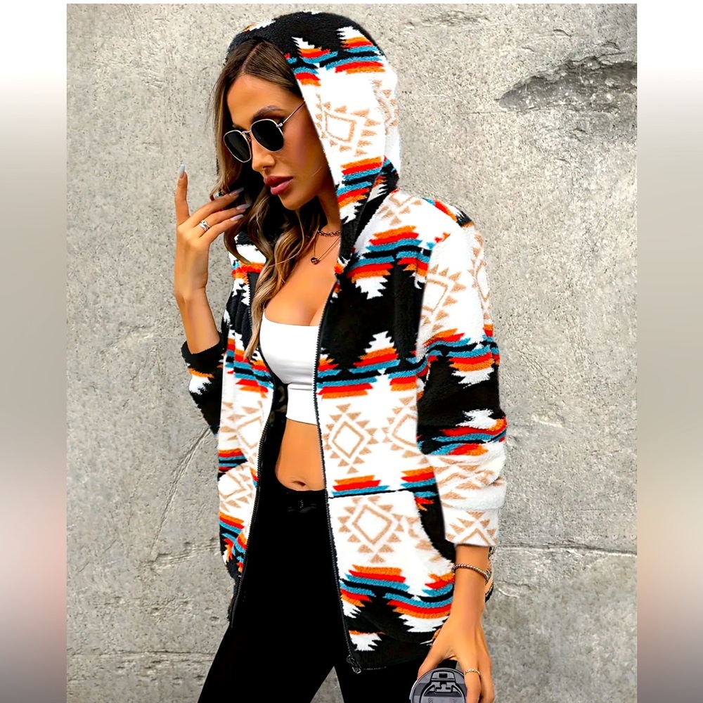 NWT!! Aztec pattern fleece zip hoodie- size small